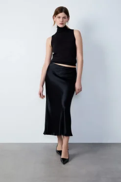 Falda larga de satén