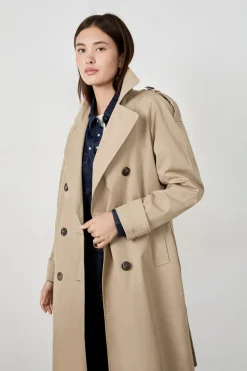 Gabardina larga con cinturón