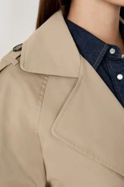 Gabardina larga con cinturón