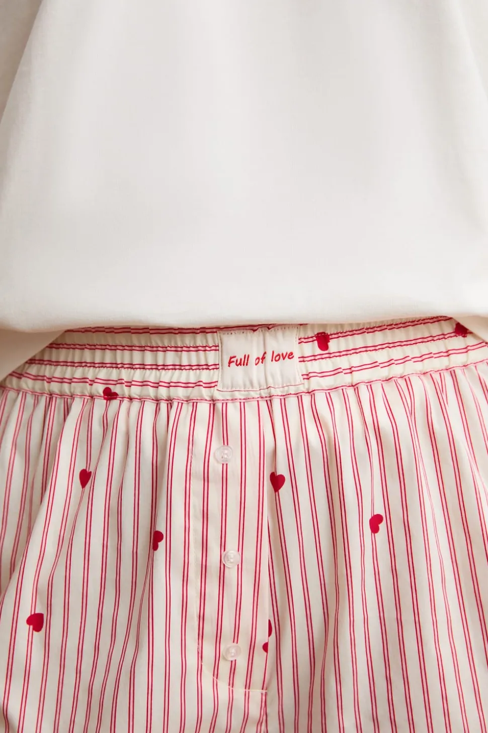 Pantalón corto de pijama a rayas y corazones con algodón