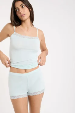 Pantalón corto de pijama con detalles de encaje