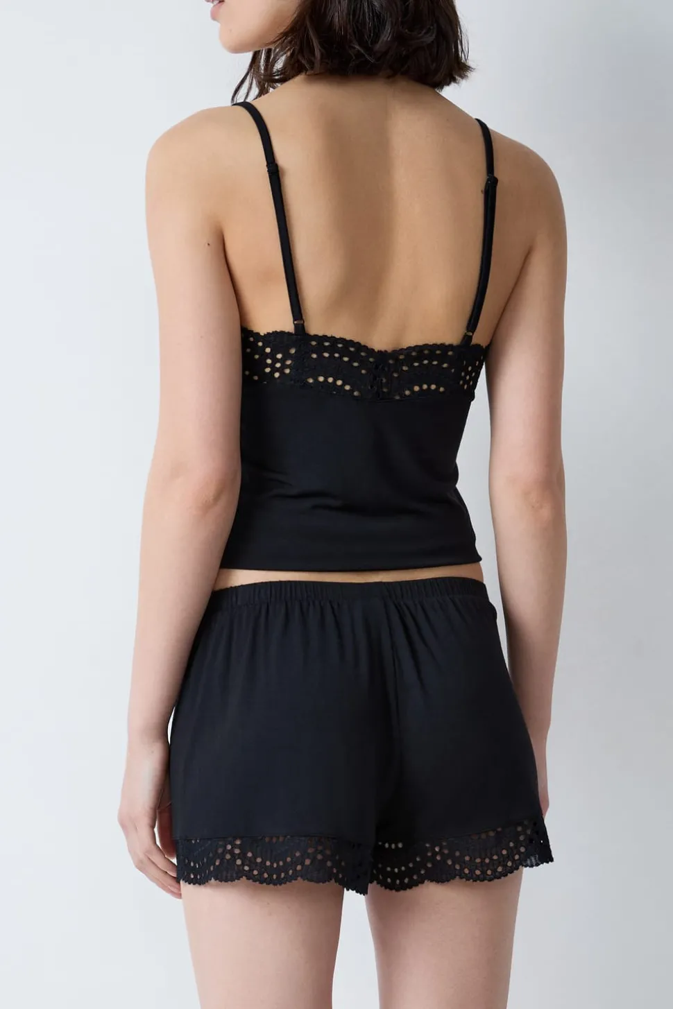 Pantalón corto de pijama de modal con detalles de encaje