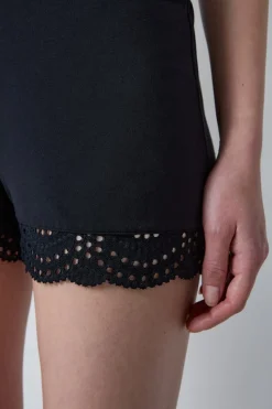 Pantalón corto de pijama de modal con detalles de encaje