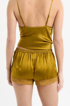 Pantalón corto de seda con detalles de encaje