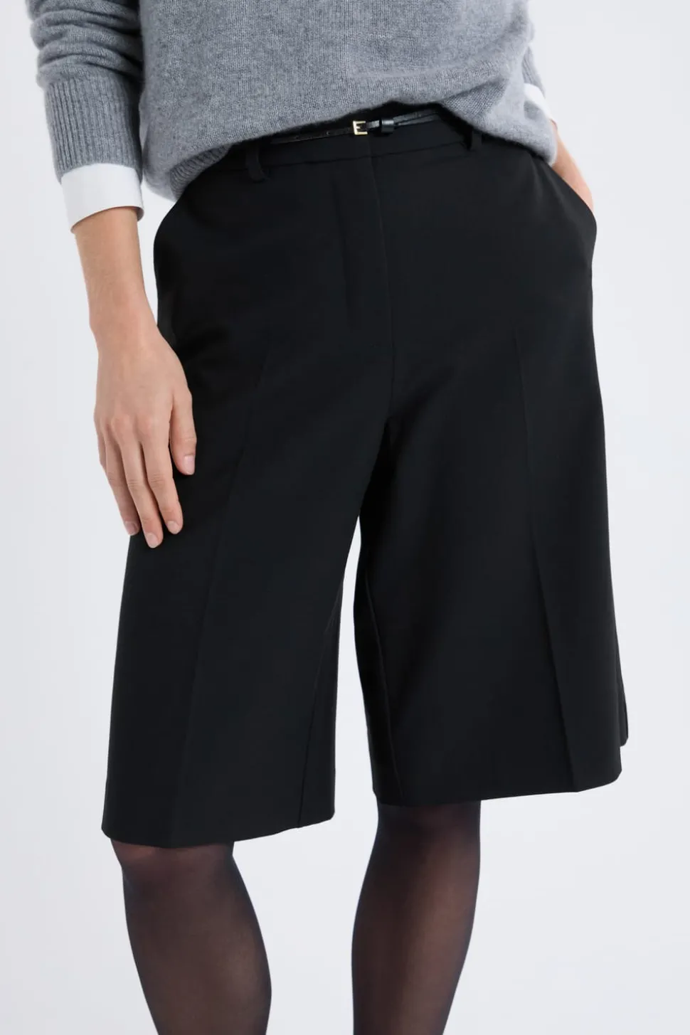 Pantalón corto tipo bermuda