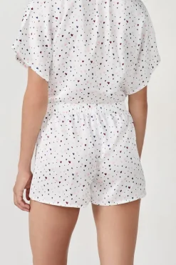 Pantalón cortos de pijama de satén con estampado de corazones