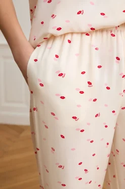 Pantalón de pijama satinados con estampado de besos