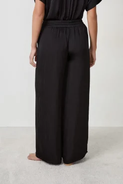 Pantalón satinado de corte ancho