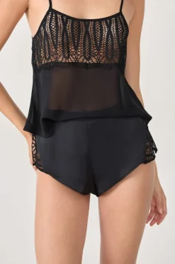 Pantalones cortos de pijama satinados con detalles de encaje