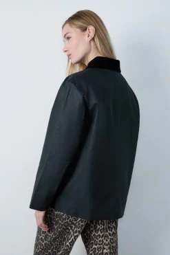 Parka con cuello de pana