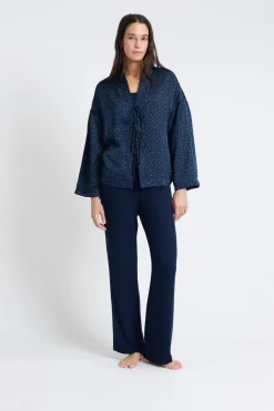 Pijama de tres piezas de satén
