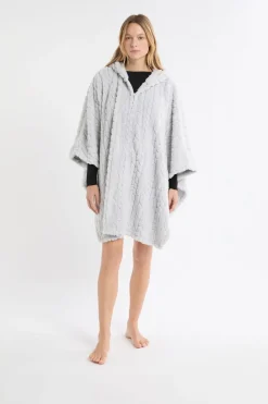 Poncho con mangas 3/4