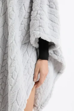 Poncho con mangas 3/4