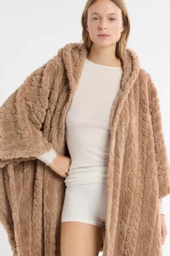 Poncho con mangas 3/4