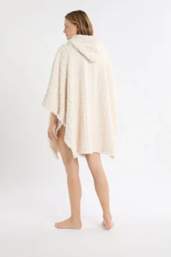 Poncho con mangas 3/4