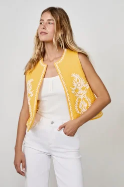 Rebeca bordada sin mangas