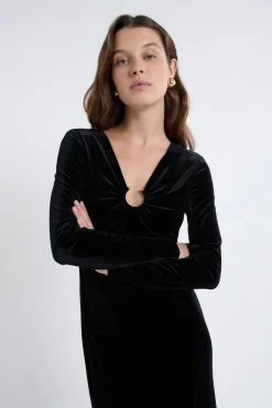 Robe à manches longues en velours avec détail anneaux