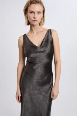 Robe satinée à imprimé serpent