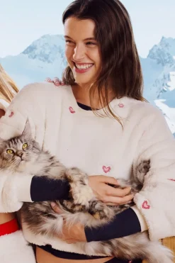 Sudadera con estampado de corazones efecto polar