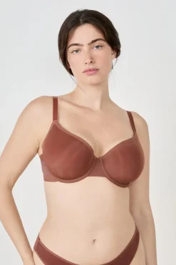 Sujetador con copas finas