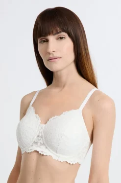 Sujetador con copas finas post-mastectomía