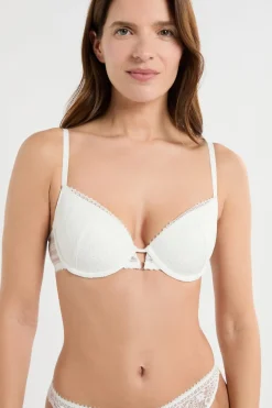 Sujetador N.4 - Las copas finas de encaje