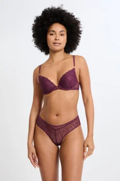 Sujetador N.2: el push-up escote pronunciado con bordado floral