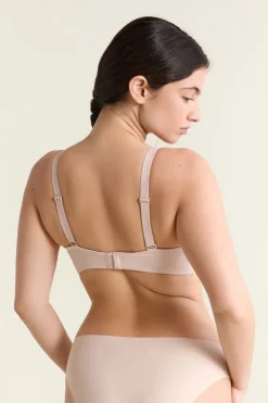 Sujetador sin aros de copas finas de microfibra