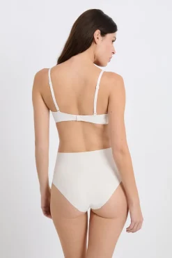 Sujetador sin aros de copas finas de microfibra