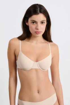 Sujetador sin relleno de microfibra