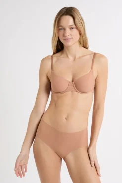 Sujetador sin relleno de microfibra