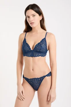 Sujetador triangular de encaje