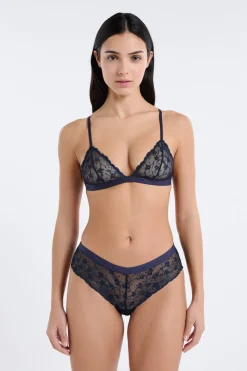 Sujetador triangular de encaje