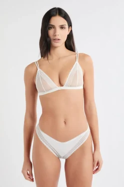 Sujetador triangular de encaje