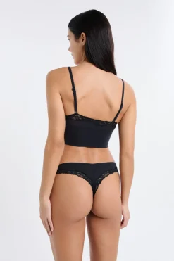 Sujetador triangular de microfibra y encaje