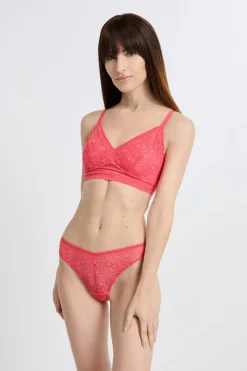 Sujetador triangular sin aros post-mastectomía