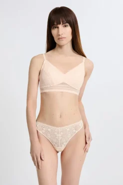 Sujetador triangular sin aros post-mastectomía