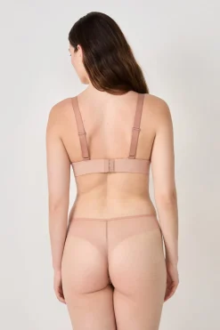 Sujetador triángulo sin aros de tul