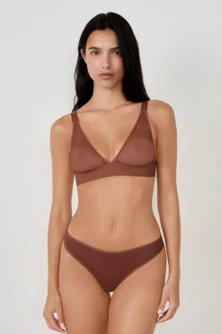 Sujetador triángulo sin aros de tul