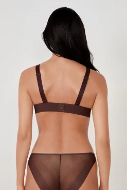 Sujetador triángulo sin aros de tull