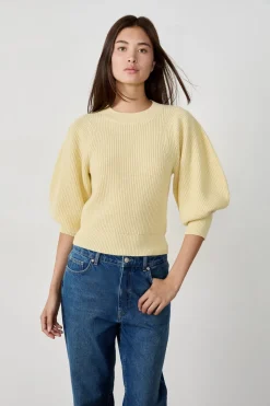 Suéter con mangas abullonadas