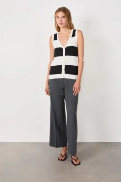 Suéter cárdigan sin mangas