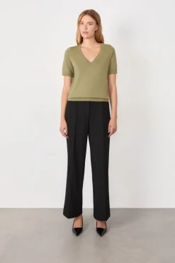 Suéter cuello en V manga corta