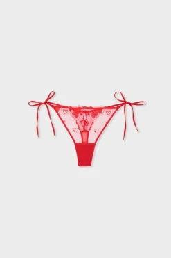 Tanga bordada con motivos de corazones