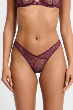 Tanga con bordado floral