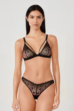 Tanga con detalles bordados