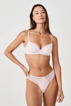 Tanga con detalles de encaje