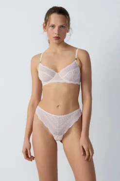 Tanga de encaje