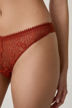 Tanga de encaje