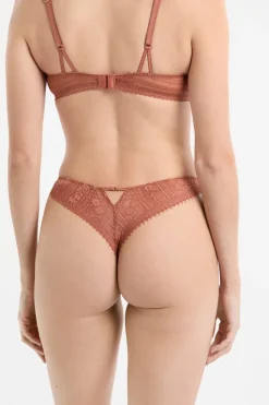Tanga de encaje